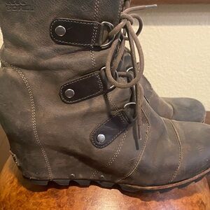 Sorel Joan of Arctic Wedge Nubuck Heel Ankle Lace Up Boots